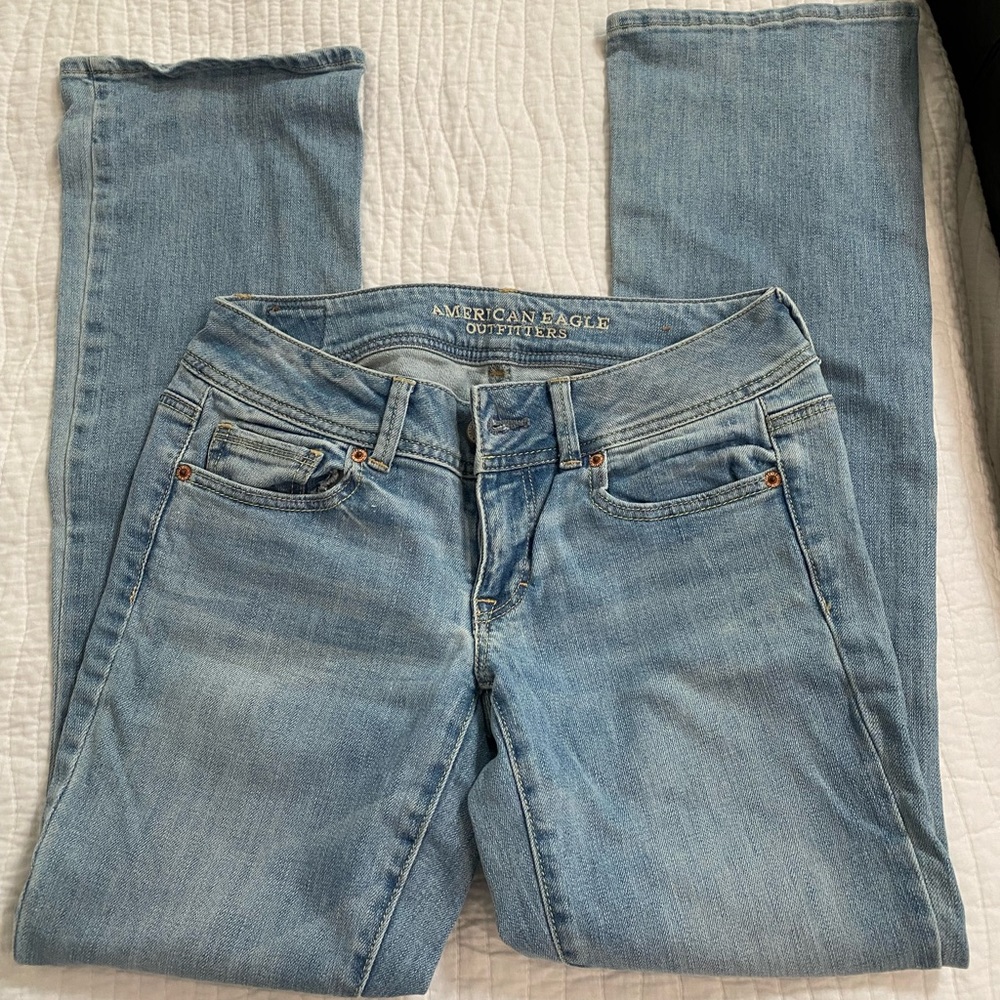 AMERICAN EAGLE OUTFITTERS KICK BOOT JEANS